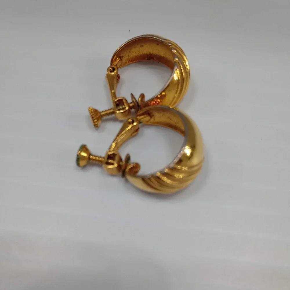 Vintage Napier Gold Tone Hoop Earrings‎ Clip On Screw Back Signed Retro